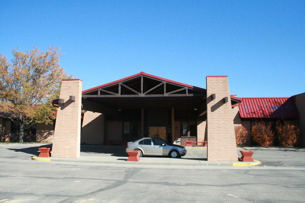 Douglas Inn And Conference Center Exterior foto